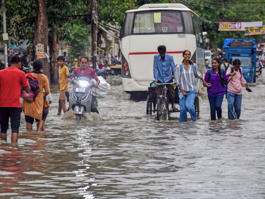 Gujarat Rains: Waterlogging Reported in Several Areas, 7 Stranded People Rescued by NDRF | 10 Points