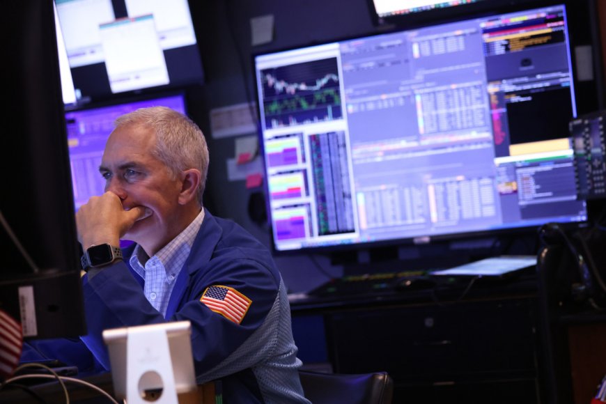 Black Monday on Wall Street: 5 reasons stocks are plummeting