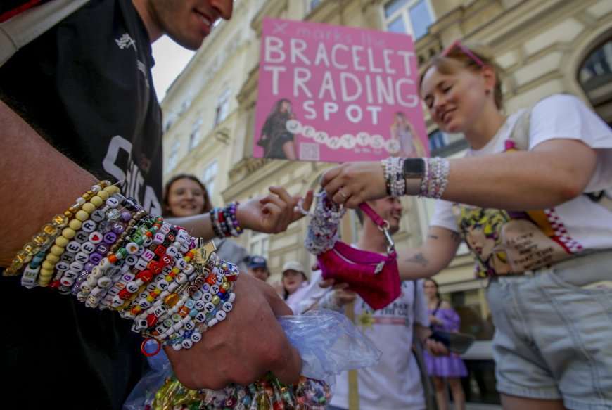 Hundreds of Taylor Swift Fans Come Together in Vienna After Concerts Canceled, See Pics