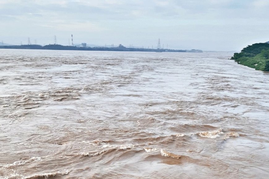 10 Districts In Odisha Put On High Alert As Water Level In Mahanadi River Rises Significantly