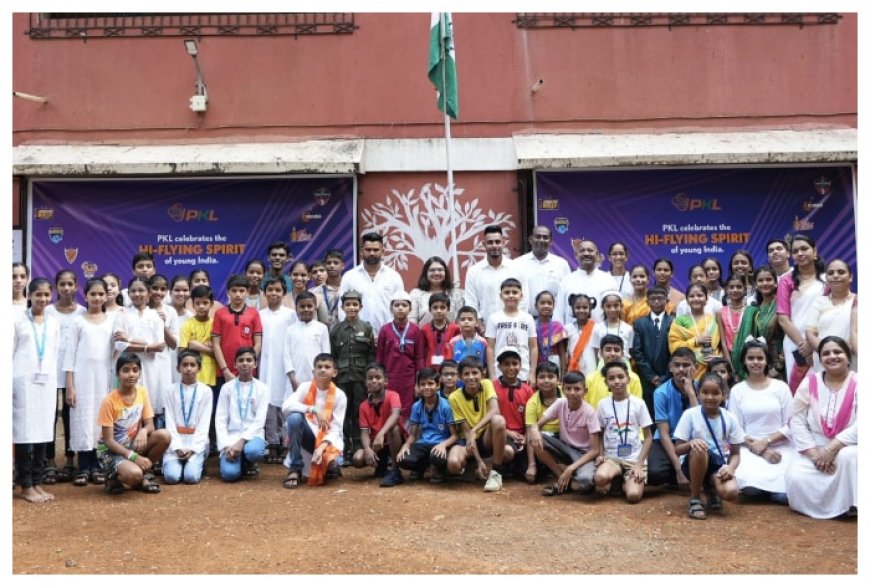 Pardeep Narwal And Maninder Singh Celebrate Independence Day With Flag Hoisting Ceremony Before PKL 2024 Auction