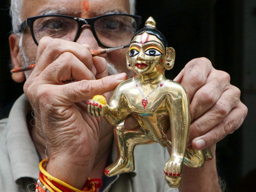 Janmashtami 2024 LIVE: Soaked In Religious Fervour, Devotees Flock to Krishna Temples As Festivity Grips Nation