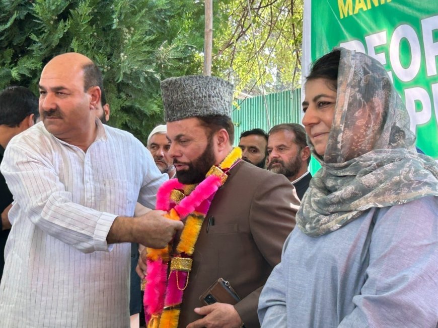 ‘Gun Can’t Be A Solution’: Hurriyat Leader Geelani Joins PDP Ahead Of J-K Assembly Polls