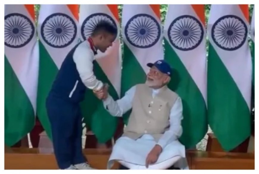 Watch: PM Narendra Modi sits on the floor to receive cap from Paralympic javelin star Navdeep Singh